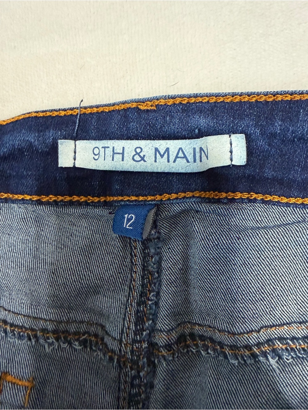 Embroidered capri jeans - Picture 4 of 6